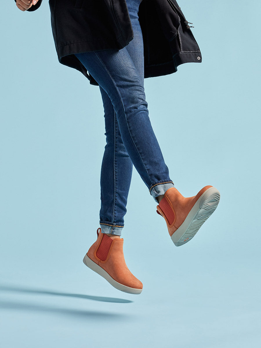 Kicker Chelsea Leather | BOGS Women - Image 3